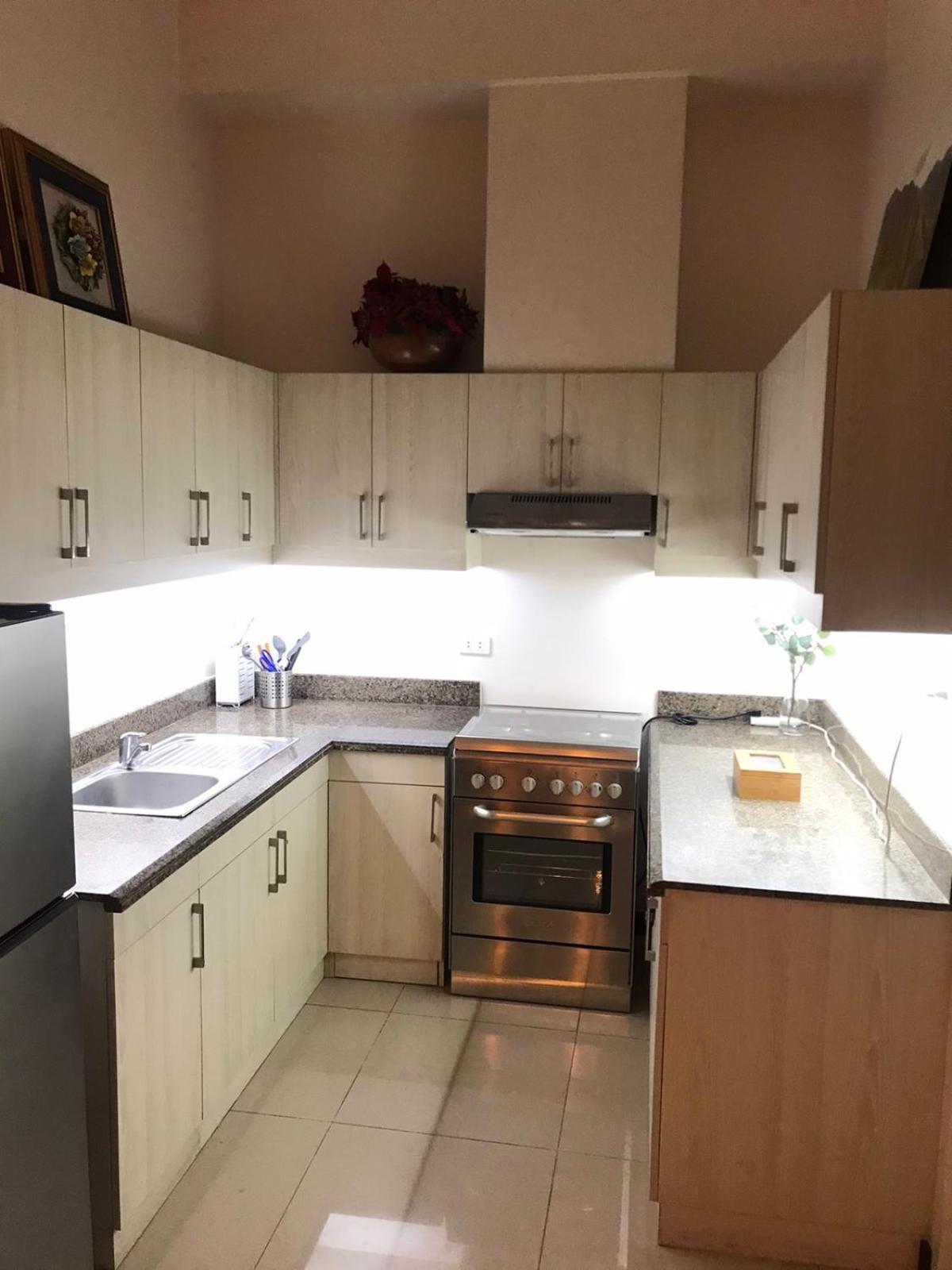 Casa Antonio At Fairway Terraces Family Penthouse 2Br Wi-Fi Nr Golf, Airport, Fort Bgc Manila Esterno foto