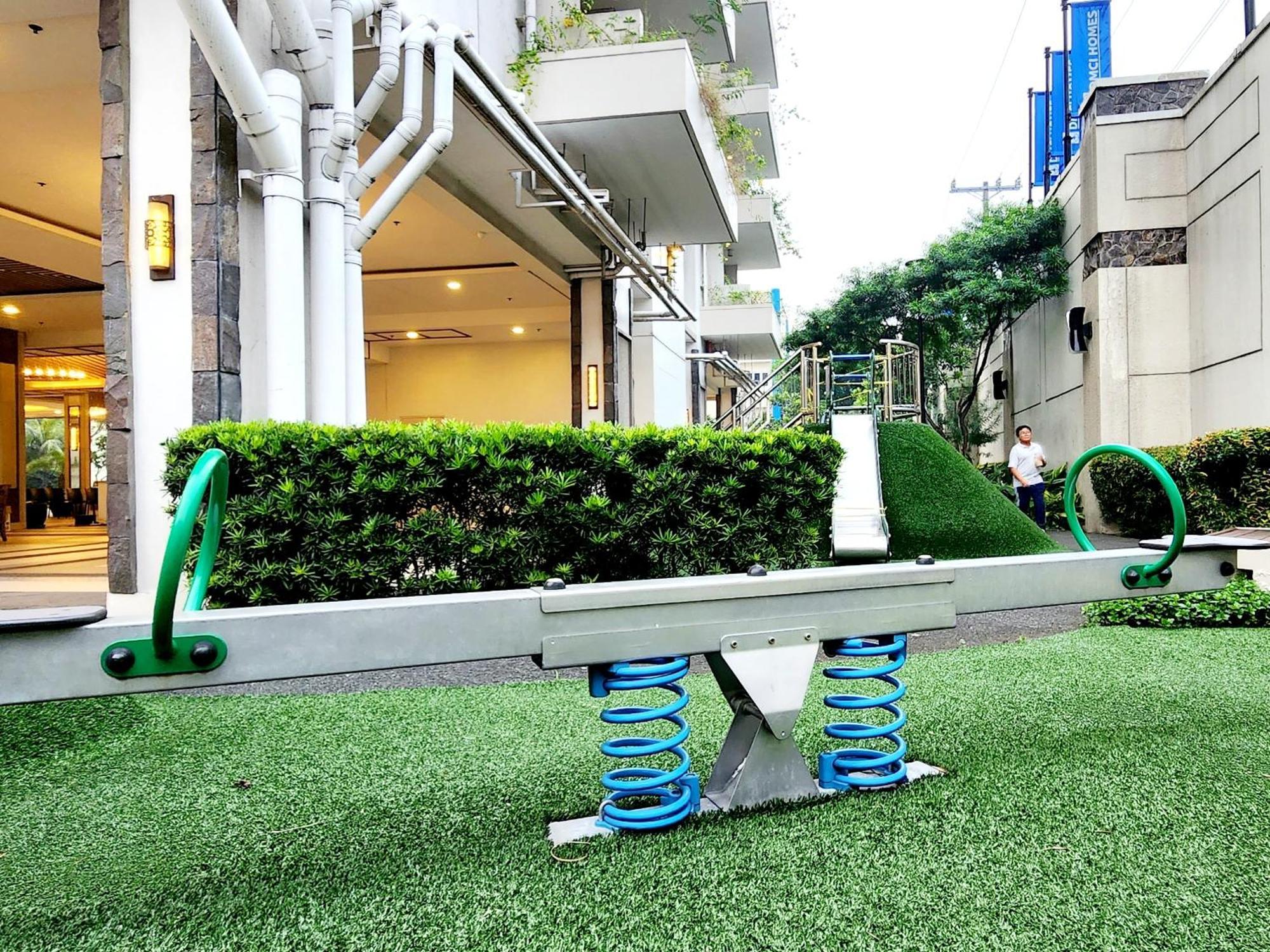 Casa Antonio At Fairway Terraces Family Penthouse 2Br Wi-Fi Nr Golf, Airport, Fort Bgc Manila Esterno foto